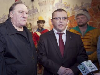 Жерар Депардье посетил Музей Московских стрельцов РВИО
